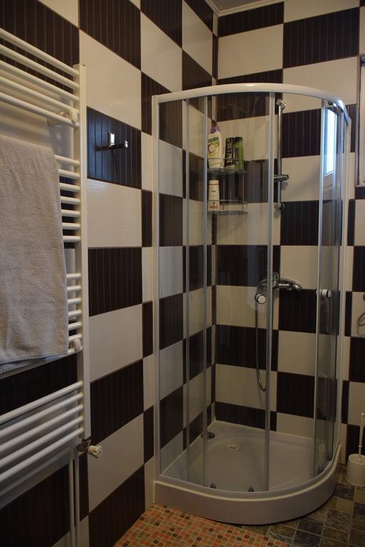 Guest House Ema Daruvar Ngoại thất bức ảnh